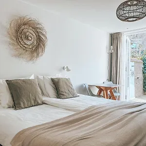 https://west-7.zandvoort-hotels.com