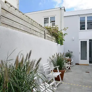 https://endless-summer-beach-apartments.zandvoort-hotels.com
